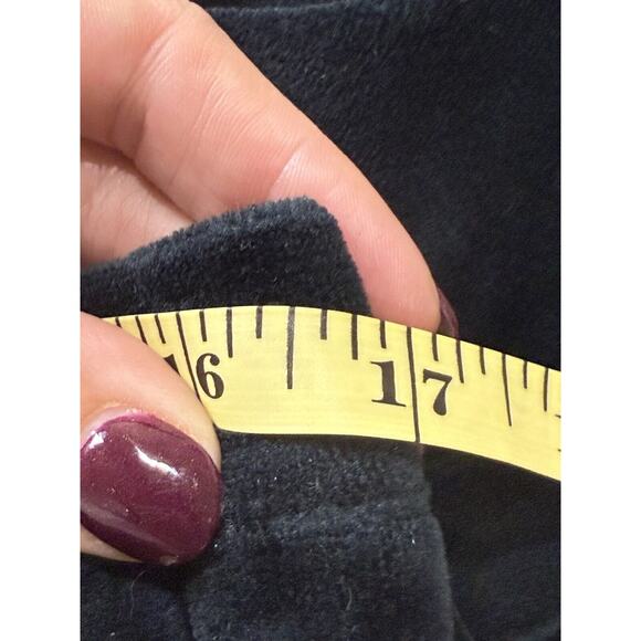 Merry & Bright Black Velour Christmas City Embroidered 2 Piece Lounge Set Large - Picture 7 of 12